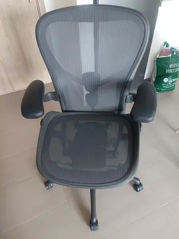 .Ergonomic Remastered V2 Version Herman Miller Aeron Chair Graphite Fully loaded Size C