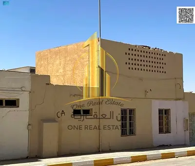 🏡 Traditional Arabic House for Sale – Residential & Commercial 📍 Excellent Investment Opportunity with Strong Rental Return 🔹 Land Area: 3,678 Sqft