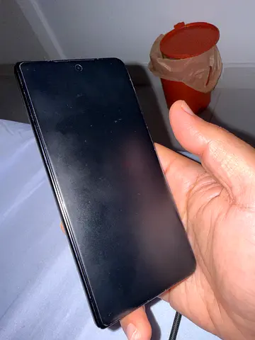 Used black honor V5 magic foldable like new just 5 months use