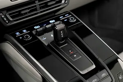 صورة 10 لـ 2023 Porsche 911