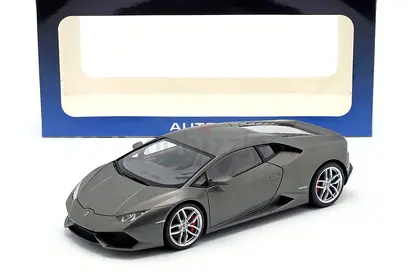 1:18 Scale Diecast Lamborghini Huracán LP610-4 Model Car - Grey by AUTOART
