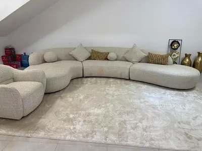 العين