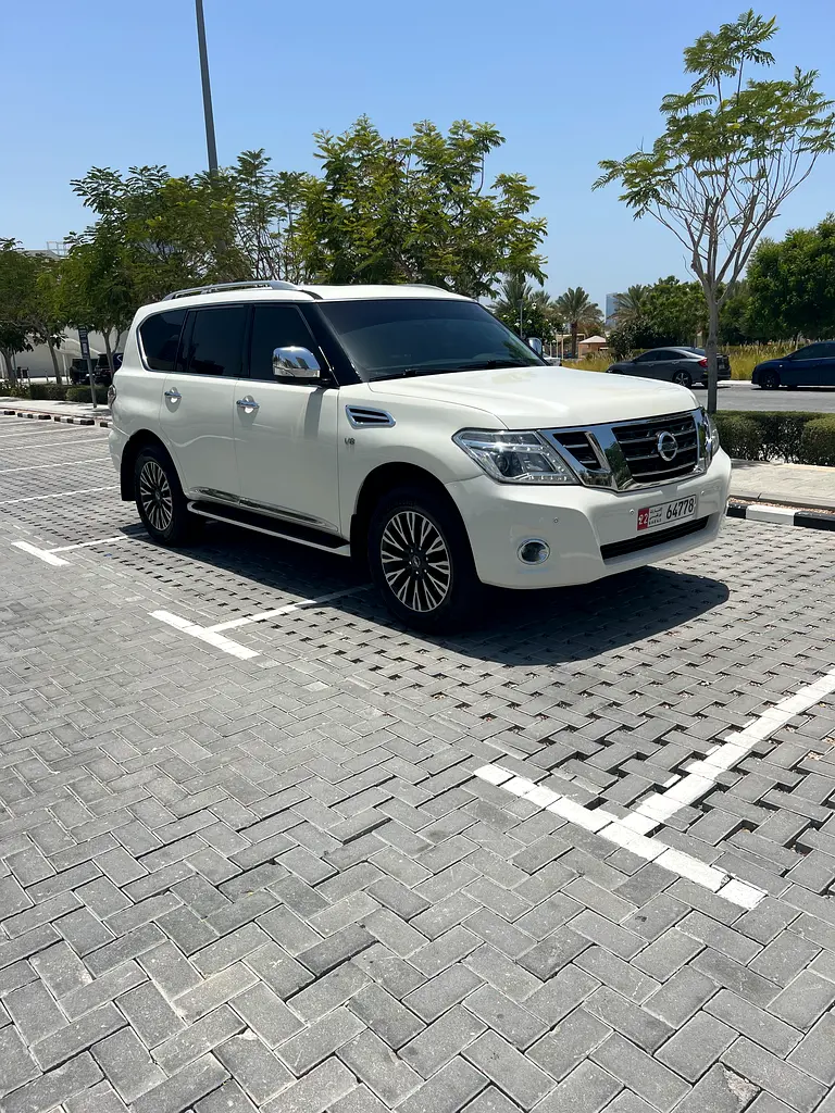 Nissan Patrol 2014 — photo 1 of 18