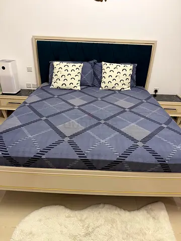 Bed set with mattress
