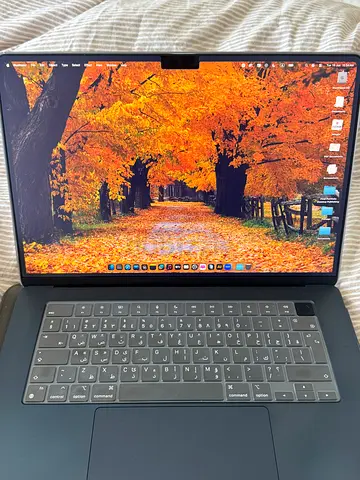 MacBook Air 15-inch (Dark blue) - Excellent Condition, M3 chip