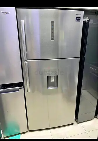 Samsung Top Freezer Refrigerator with Water Dispenser - Stainless Steel good working conditions