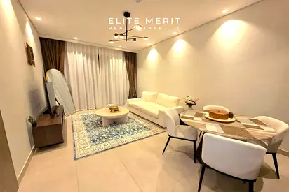 Furnished | 1Bed+ Study | Street View | Available