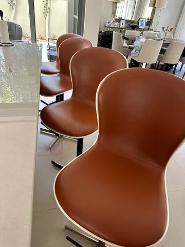 BoConcept Adelaide barstool with gas cartridge, caramel Bahia leather (x4) - AED 4500