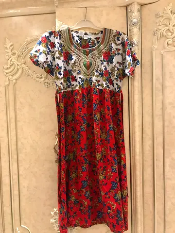 Traditional embroidered long kaftan / abaya — red floral, size medium