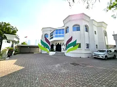 Spacious 5 BR Villa in Al Wasl |Ideal for Families