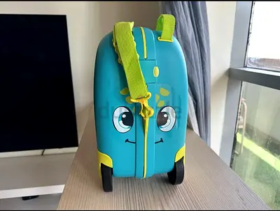 American tourister kids trunki