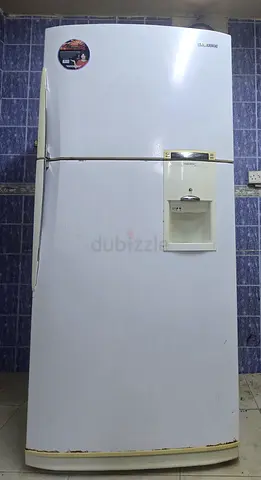 Samsung Full-Size Refrigerator good condition very good price