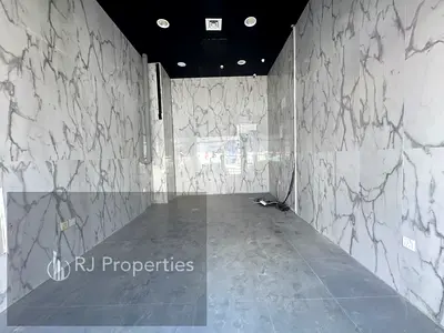 LUXURY SHOP very prime lecation business area ready to move only jest 50k