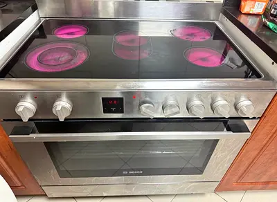 Bosch Series 8 Electric Range Cooker, 90x60cm Glass Ceramic Hob 5 HighSpeed Zones Dual-Circuit Oval