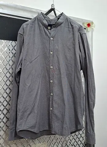Mens shirt, size large