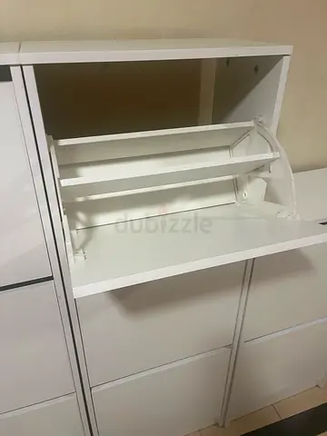 Show cabinets
