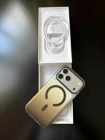 iPhone 17 bro max used couple of hours only