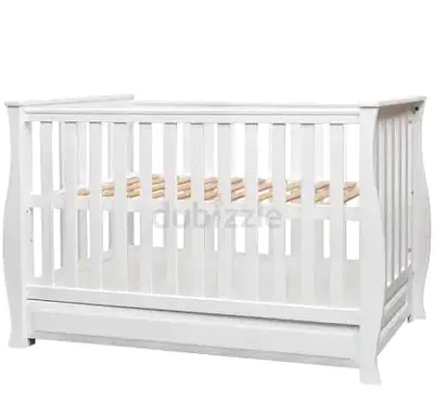 White Wooden Baby Crib - Classic Convertible Design