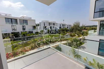 Available Now, Lake Facing, 5 Bedrooms