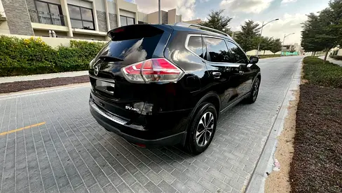 Nissan Rogue SV 2015 American Specs - Well Maintained SUV