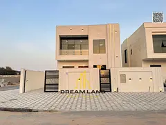 A distinctive villa in a prime location at a competitive price, featuring a large yard and luxurious