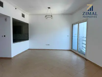 Large 1 BHK with Balcony | Near Pond Park & Supermarkets | Free Parking