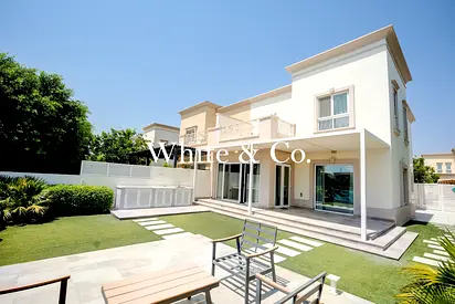 Lake View | Fully Upgraded | Vacant Now
