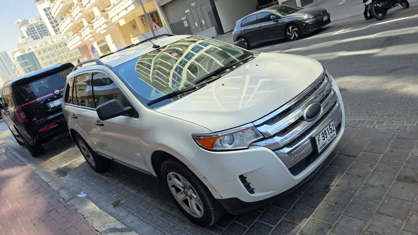 Ford Edge 2013 — photo 1 of 9