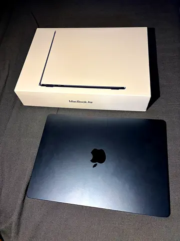 MacBook Air - M2 (8GB/256GB) Midnight