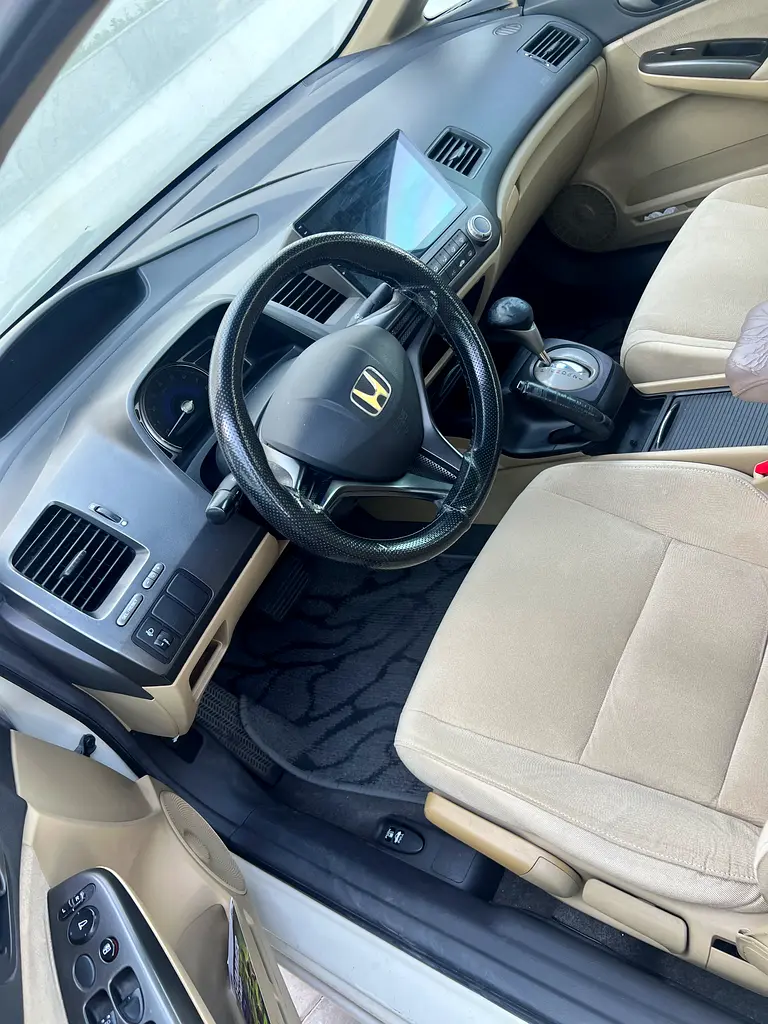 Honda Civic 2007 — photo 1 of 15