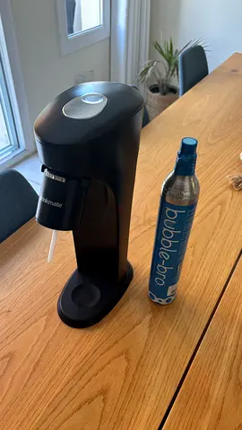 DrinkMate Omnifizz Sparkling water / drinks with CO2 Cylinder (perfect condition)
