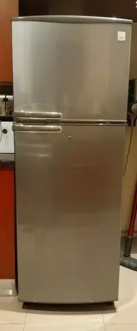 Daewoo FR-365S refrigerator.  No-Frost technology.