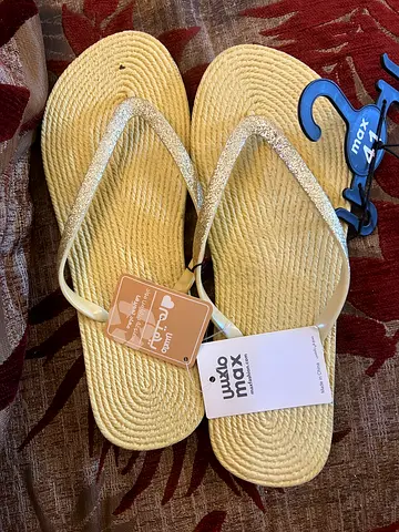 New Max Flip Flops (Size 41)