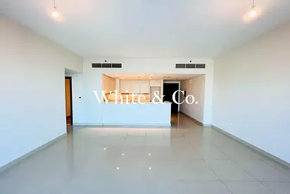 HIGH FLOOR APARTMENT | VACANT | MODERN