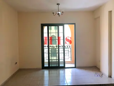 WELL MAINTAINED, BALCONY, SPACIOUS LAYOUT, I-15