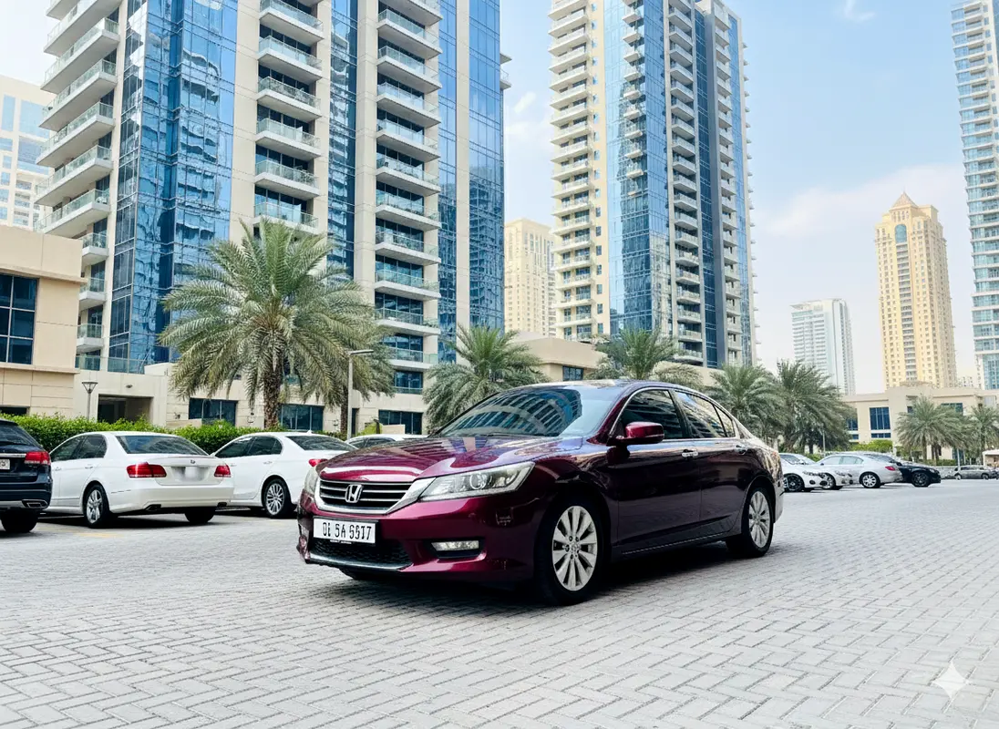 Honda Accord 2013 — photo 1 of 8