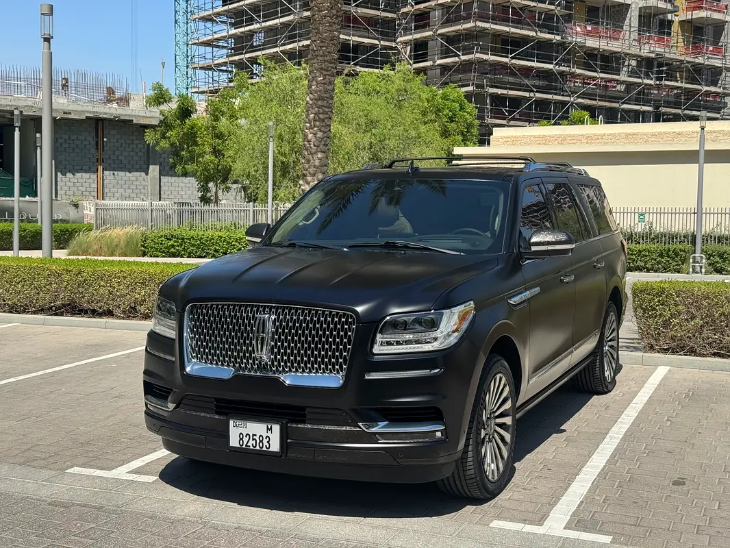 Lincoln Navigator 2020 — photo 1 of 17