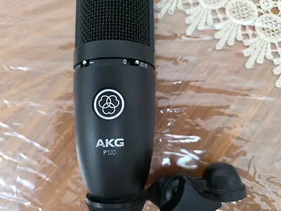 AKG P120 CONDENSER MIC XLR