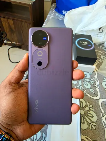 Vivo v40 smartphone - Purple, good condition with box