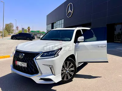 Lexus LX 570 Signature 2020 GCC Specs - Pristine Condition