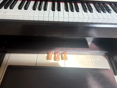 Yamaha Used Digital Piano with 3 Pedals and Bench - Dark Wood Finish