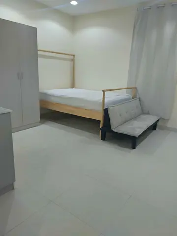 STUDIO SPACIOUS AND WELL MAINTAINED APARTMENT AVAILABLE FOR RENT IN PRIME LOCATION DEIRA RENT 42K
