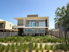 Best Location | Single Row | Backing on big pool