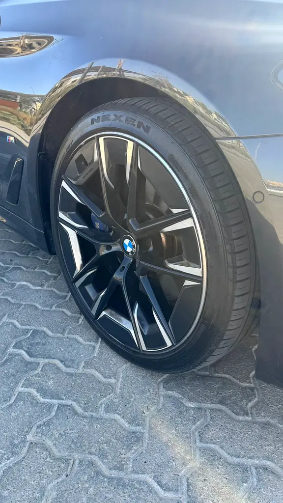 BMW 5-Series 2022 — photo 1 of 7