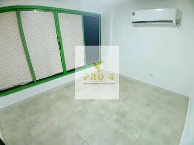 Hot Offer 1Bhk Apt in Building 42k Only 2 Payment Split Ac At Delma Street .