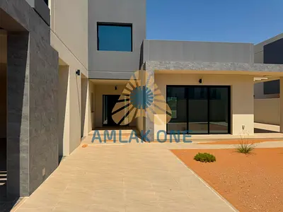 Hot Deal | Single row | Spacious Layout