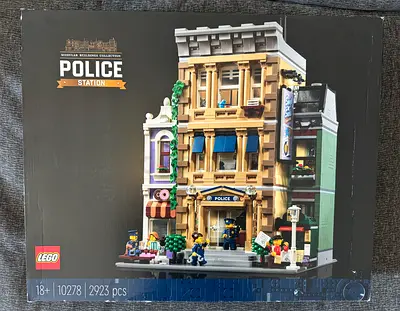 LEGO Creator Expert 10278 Police Station (2923 pcs) - Brand New