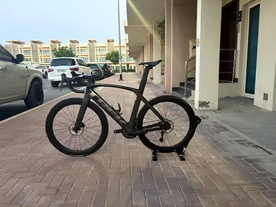 Trek Madone Gen 6, OCLV carbon SLR, Size 56