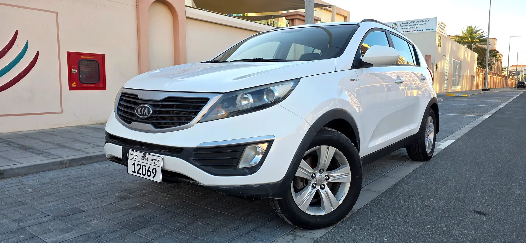 Kia Sportage 2011 — photo 1 of 20