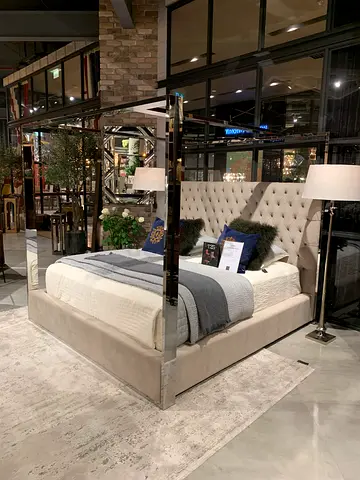 BRAND NEW - MARINA HOME CORY POSTER BED STEEL CHROME FRAME KING SIZE CHESTERFIELD HEAD REST NATUZZI